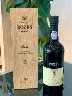 Personalização de um Presente Especial. 
Um presente de agradecimento.

Para o muito conhecido “Padre DJ”
Padre Guilherme Peixoto 😊