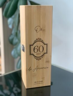 Caixa de Bambu com Utensílios para Vinho, personalizada com gravação a laser!