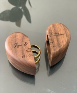 Caixa Coração em Madeira para Alianças ❤️