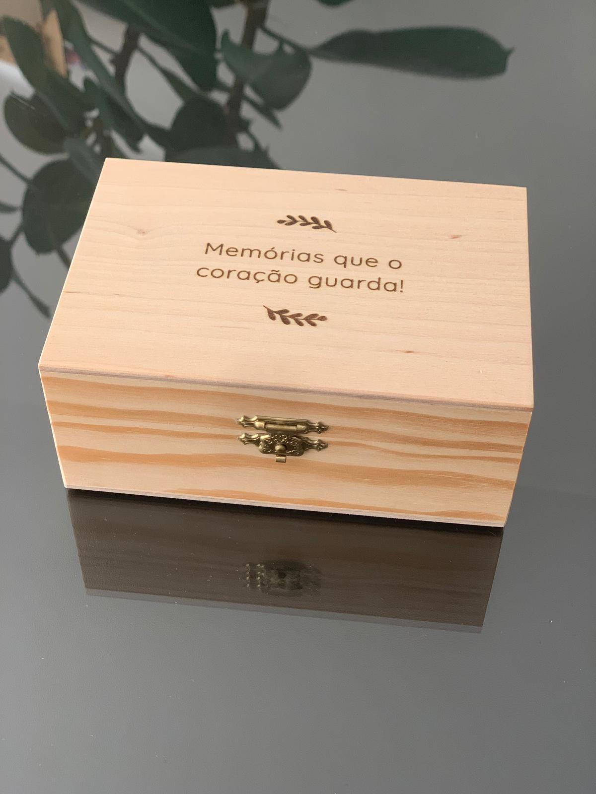 Caixa de Madeira com Fotos